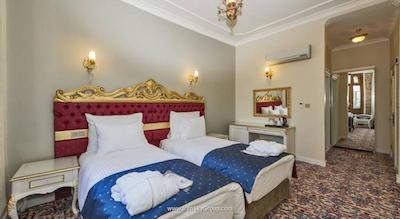 بای مورات کراون هتل تکسیم