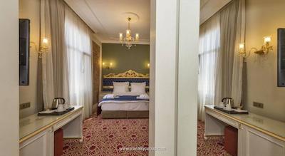 بای مورات کراون هتل تکسیم