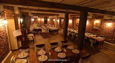 بای مورات کراون هتل تکسیم