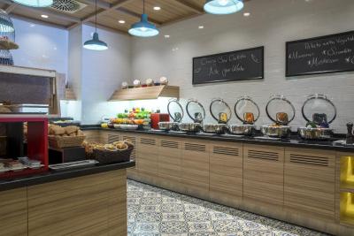 پارک این بای رادیسون استانبول آتاتورک ایرپورت