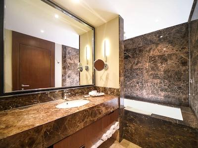 مرکور استانبول ایرپورت