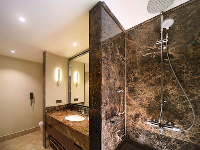 مرکور استانبول ایرپورت