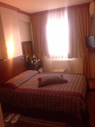 مهمت بی هتل