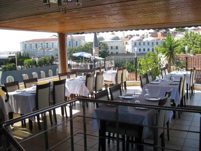 مهمت بی هتل