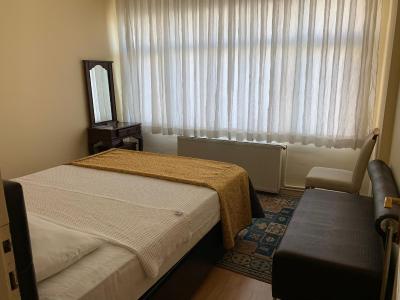 مهمت بی هتل