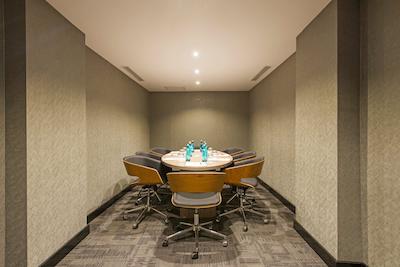 هتل فاوری نیشان تاشی