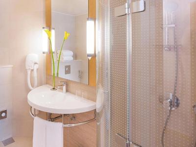 آیبیس وان سنترال