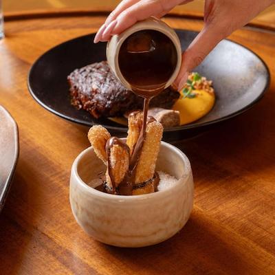 وی هتل دبی-کیوریو کالکشن هیلتون