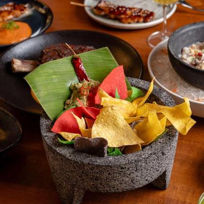 وی هتل دبی-کیوریو کالکشن هیلتون