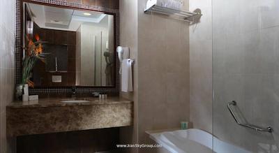 هتل آپارتمان آریس فخرالدین