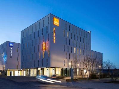 اپرتهتل ادگیو عکس مونچن سیتی الیمپیپرک