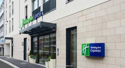 هالیدی این اکسپرس دوسلدورف سیتی