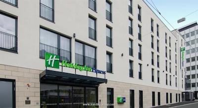 هالیدی این اکسپرس دوسلدورف سیتی