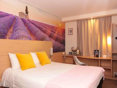 آیبیس مسکو داینامو