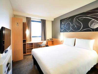 آیبیس مسکو داینامو