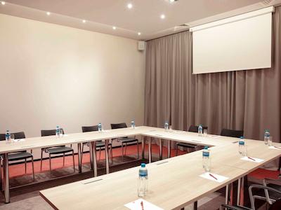 آیبیس مسکو داینامو