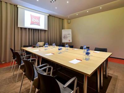 آیبیس مسکو داینامو