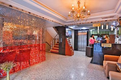 مالابادی بیازیت هتل