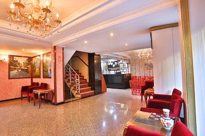 مالابادی بیازیت هتل