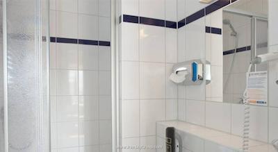 ا اند آوع امستردم-زویدوست