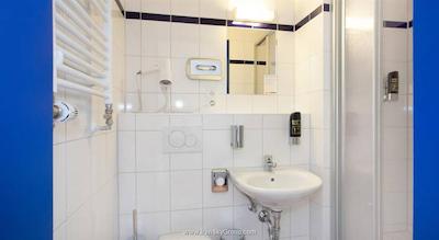 ا اند آوع امستردم-زویدوست