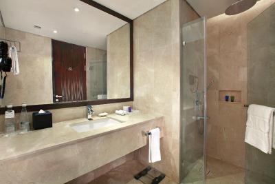 ازتون پریریتی سیمتوپنگ هتل اند کنفرانس سنتر