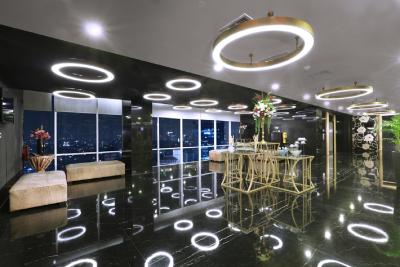 ازتون پریریتی سیمتوپنگ هتل اند کنفرانس سنتر