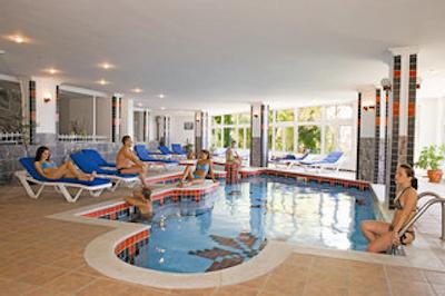 لادونيا هتل آداکوله