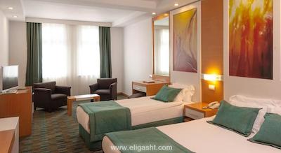 لادونيا هتل آداکوله