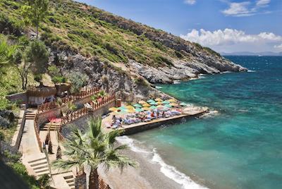 لادونيا هتل آداکوله