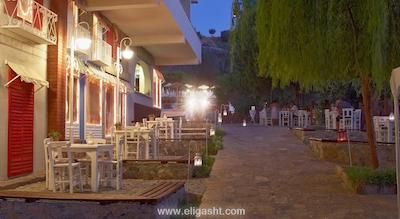 لادونيا هتل آداکوله