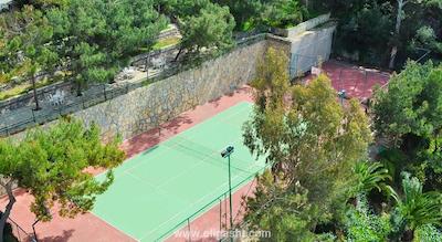 لادونيا هتل آداکوله