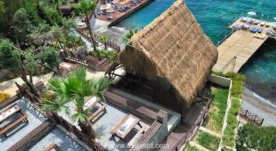 لادونيا هتل آداکوله