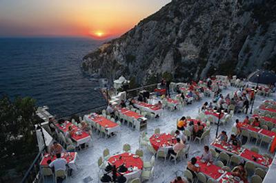 لادونيا هتل آداکوله