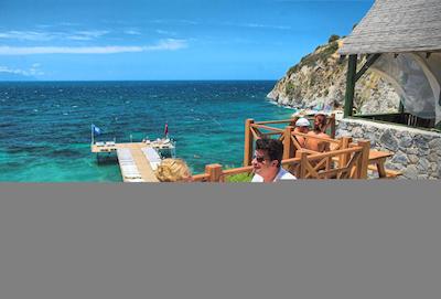 لادونيا هتل آداکوله