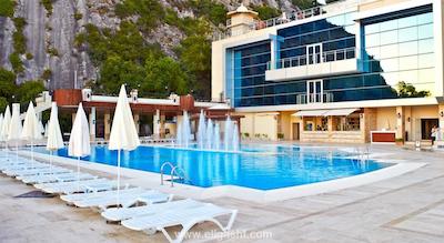 لادونيا هتل آداکوله