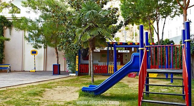 لادونيا هتل آداکوله