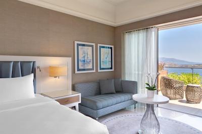 کرس، ا لاکچری کالکشن رسرت اند سپ، بدروم