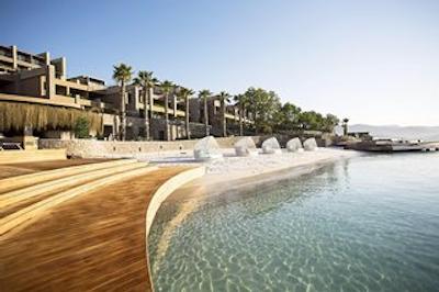 کرس، ا لاکچری کالکشن رسرت اند سپ، بدروم