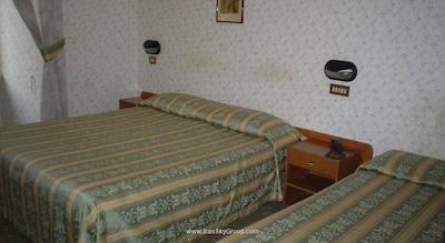 هتل دمترا کپیتلینا