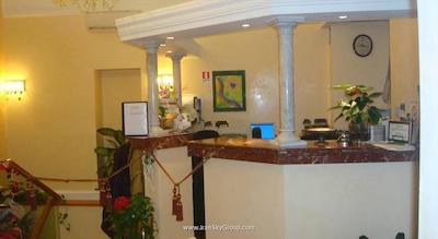 هتل دمترا کپیتلینا