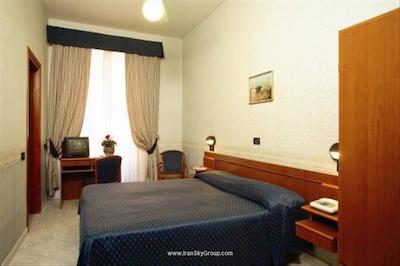 هتل دمترا کپیتلینا