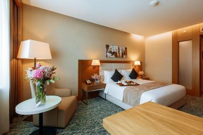 هالیدی این باکو