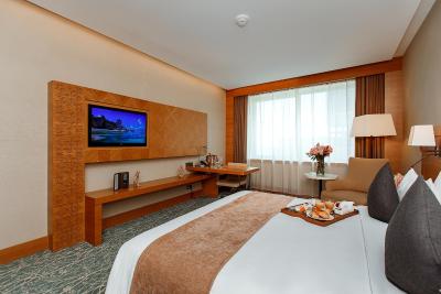 هالیدی این باکو