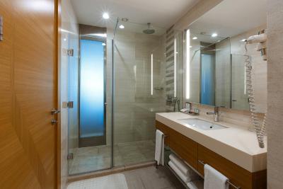 هالیدی این باکو