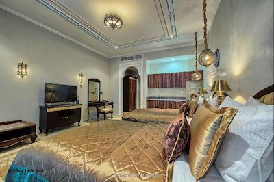 سرایا کرنیچ هتل