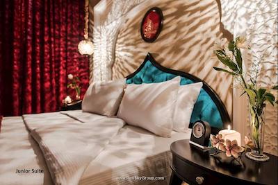 سرایا کرنیچ هتل