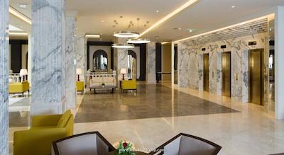 تایتانیک گندرمنمرکت برلین