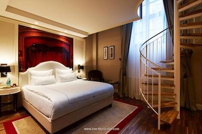 تایتانیک گندرمنمرکت برلین