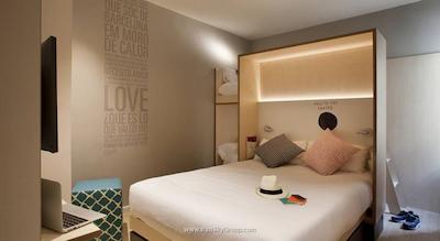 تک هاستل بارسلونا